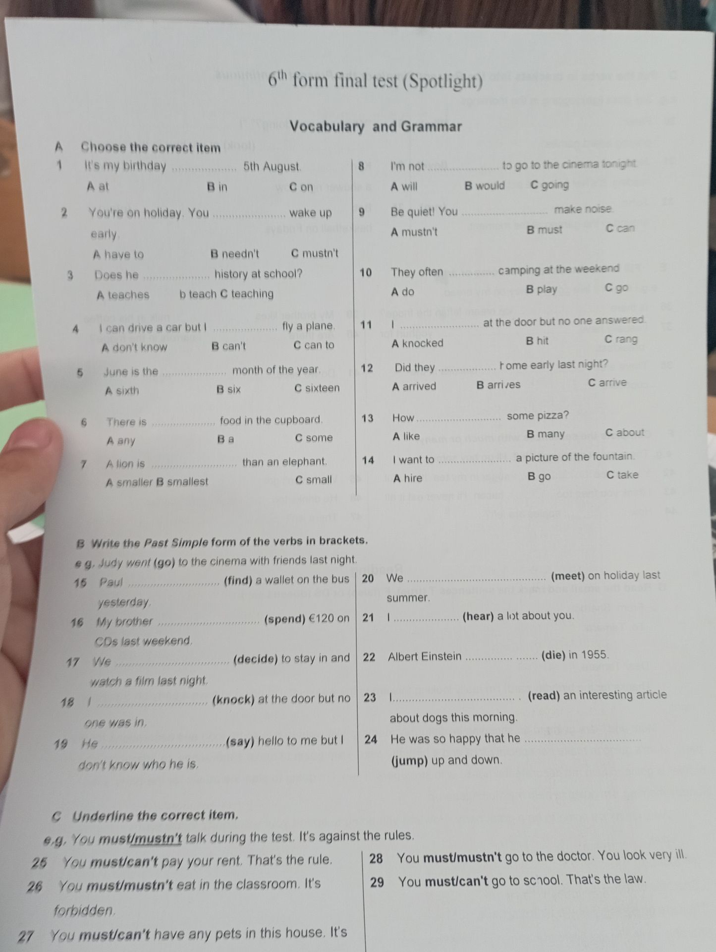 Фото задания: B Write the Past Simple form of the verbs in brackets.
