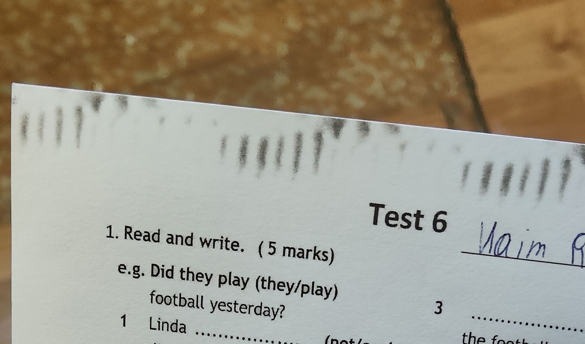 Фото задания: 1. Read and write. e.g. Did they play football yesterday? 1 Linda