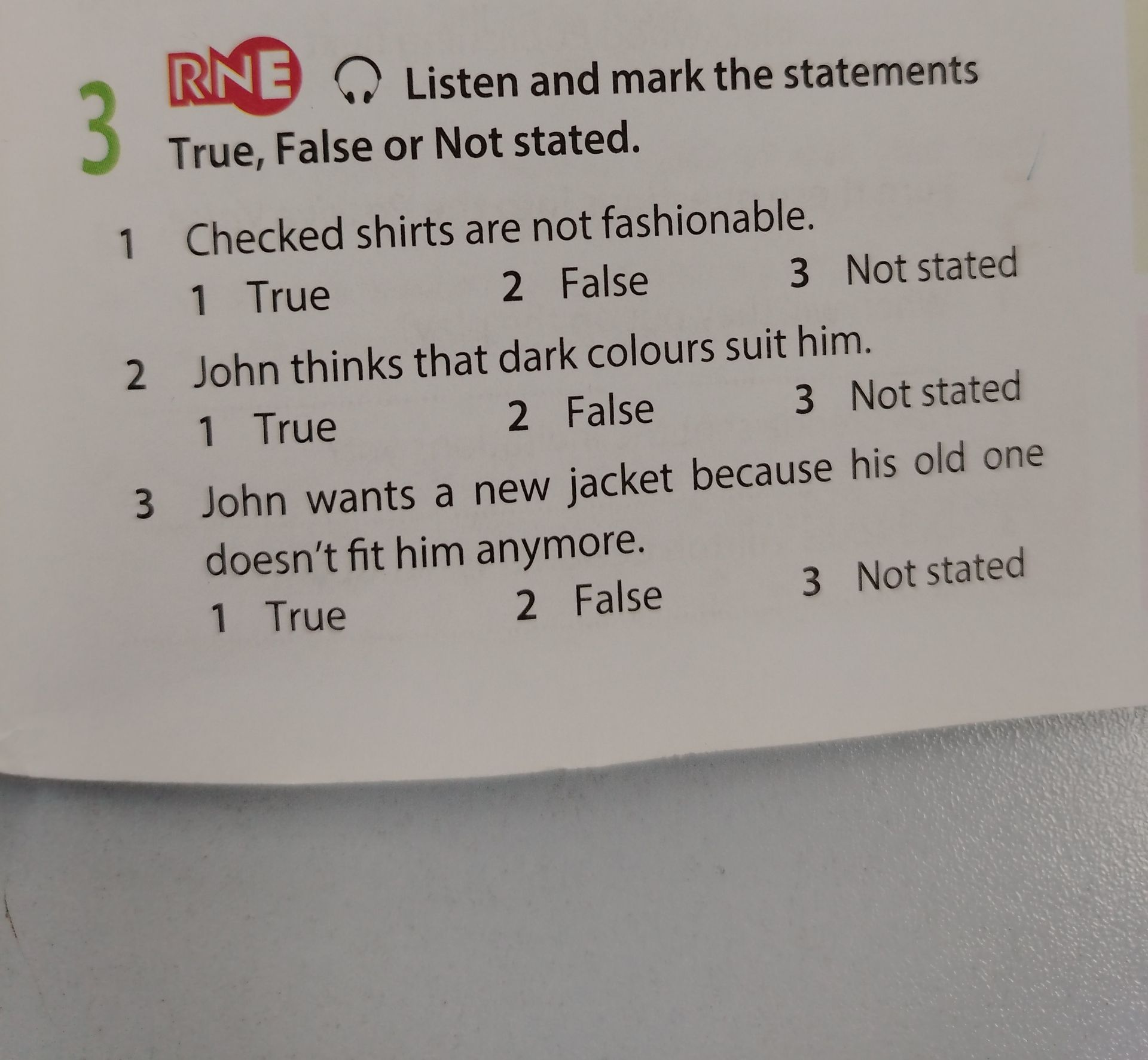 Фото задания: 1 Checked shirts are not fashionable.