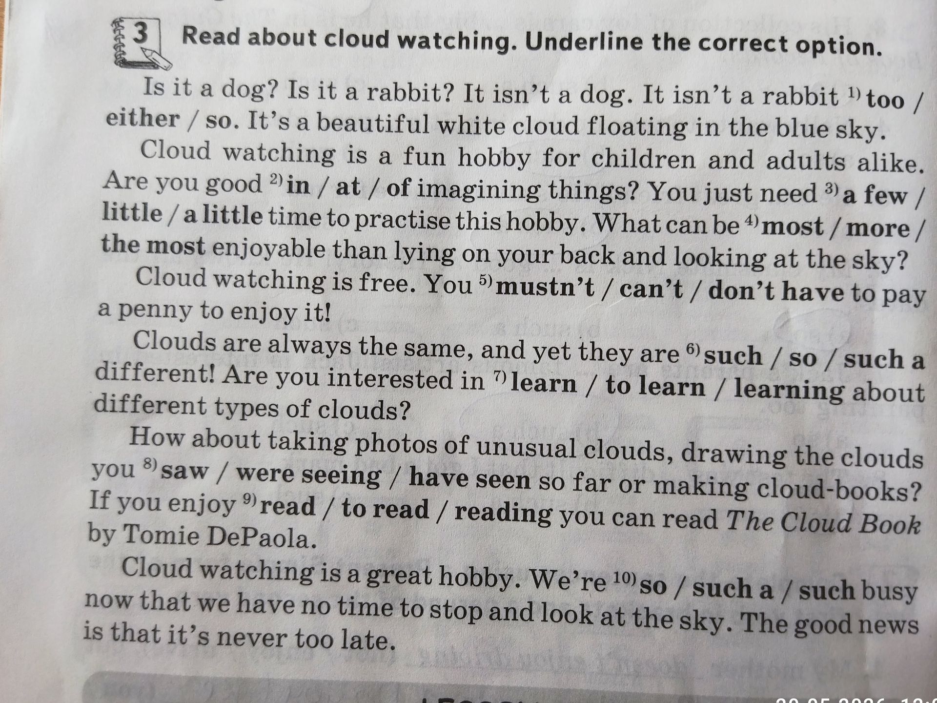 Фото задания: Read about cloud watching. Underline the correct option.
