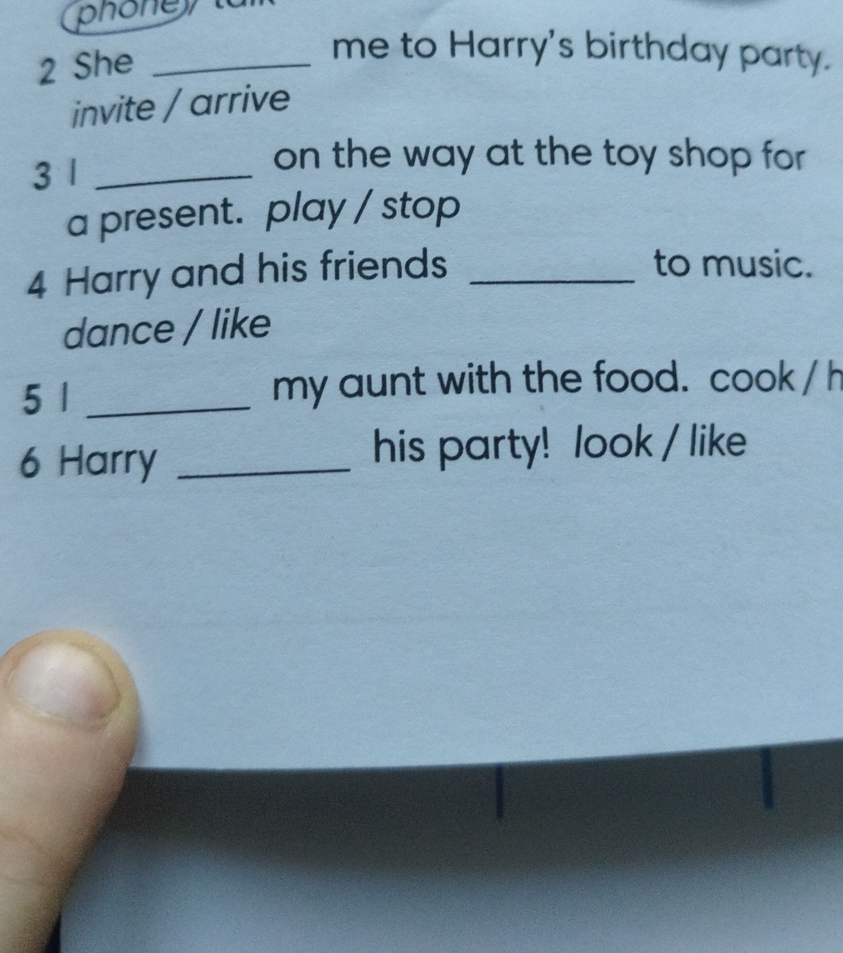 Фото задания: 6 Harry ______ his party! look / like