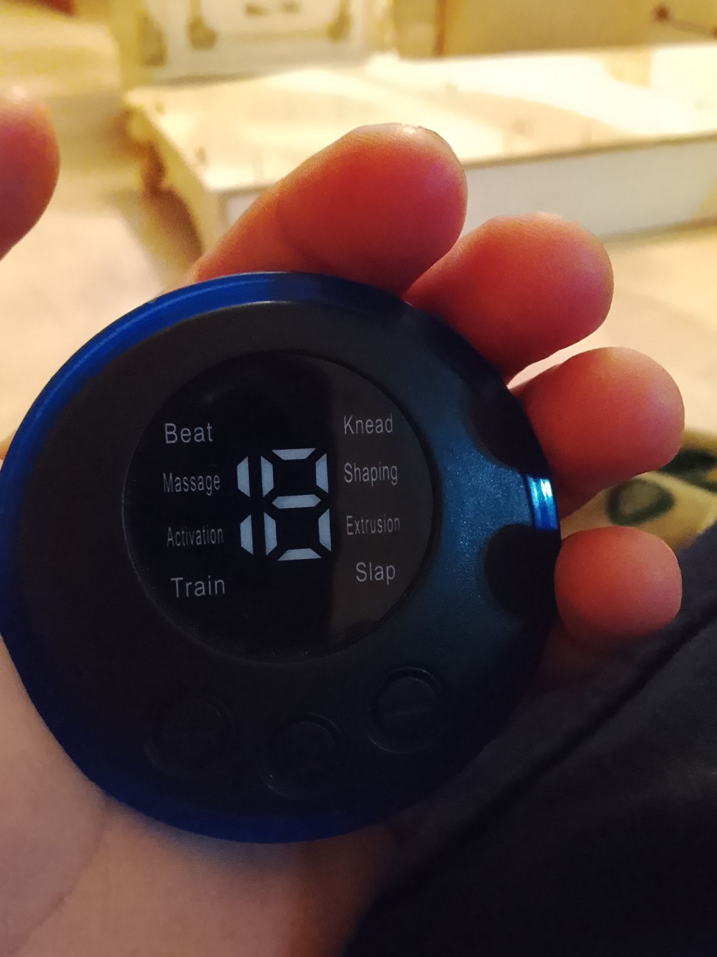 Фото задания: The image shows a device with several modes displayed. Please list these modes.