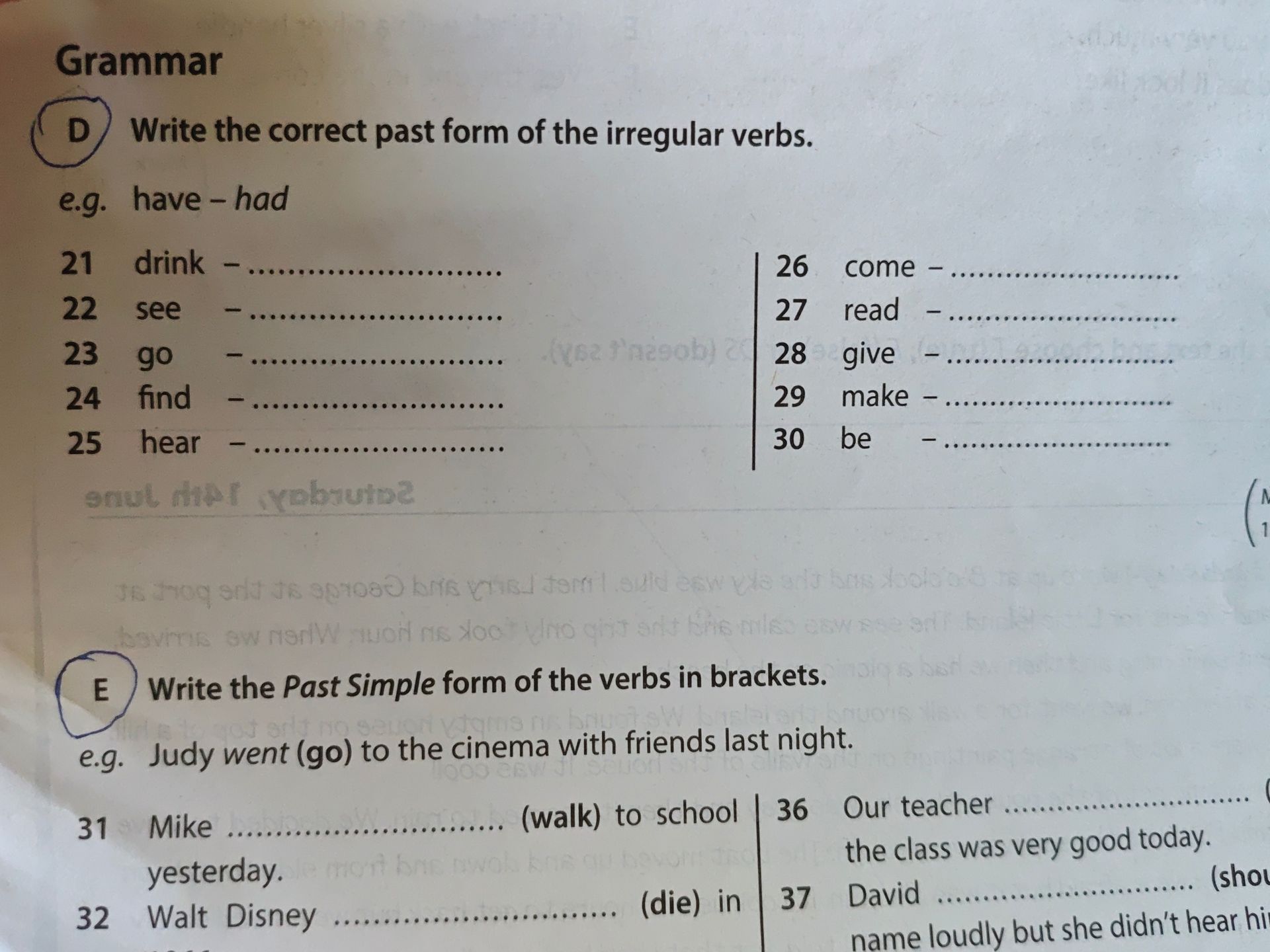 Фото задания: Write the correct past form of the irregular verbs.