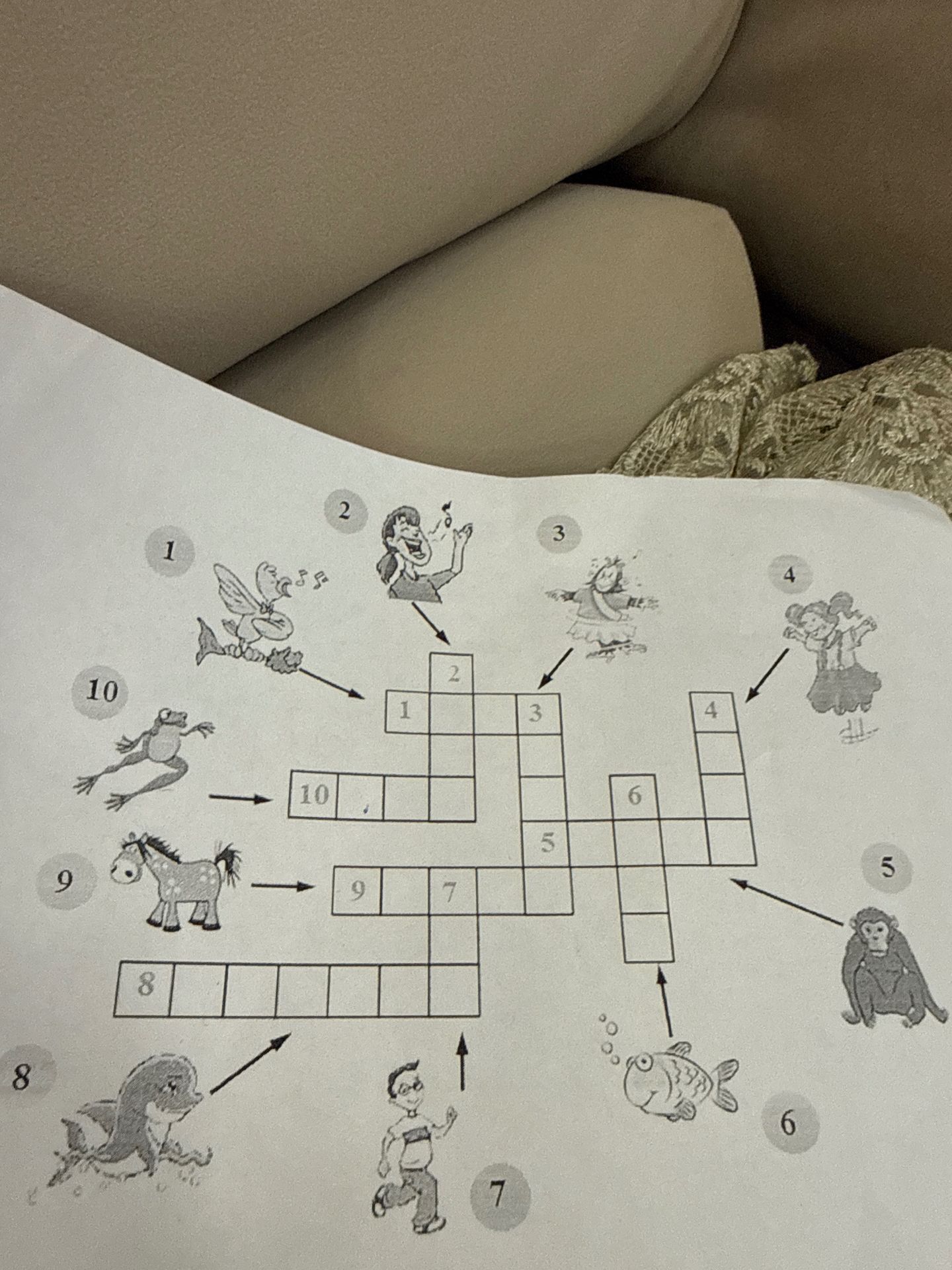 Фото задания: Fill in the crossword puzzle based on the images.