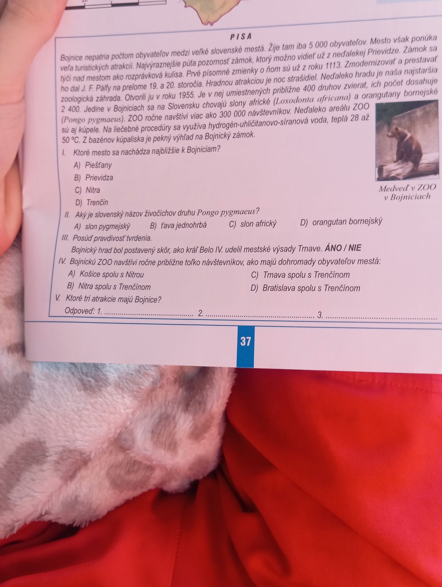 Фото задания: V. Ktoré tri atrakcie majú Bojnice? Odpoveď: 1. ................................... 2. ..................................…