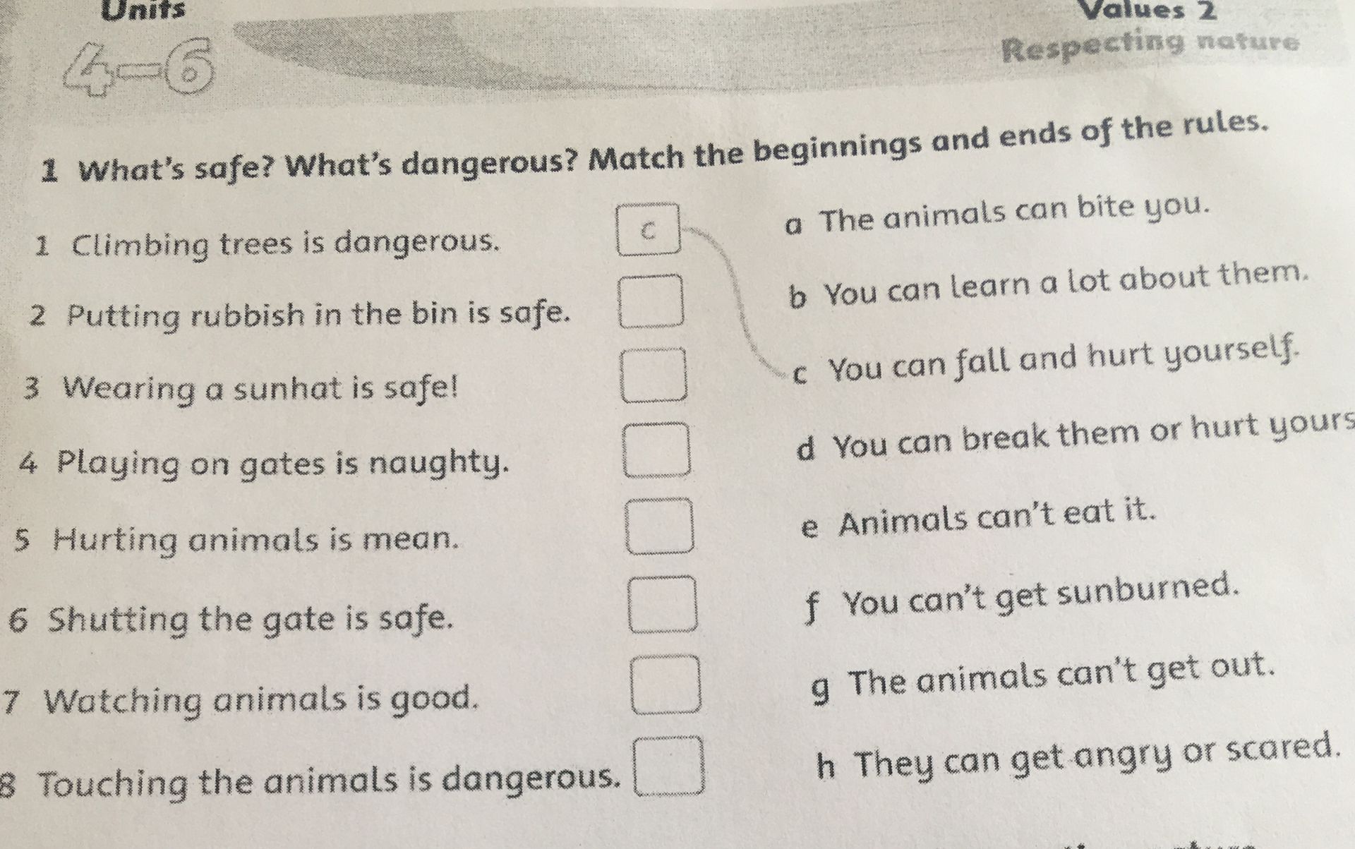 Фото задания: 1 What's safe? What's dangerous? Match the beginnings and ends of the rules.