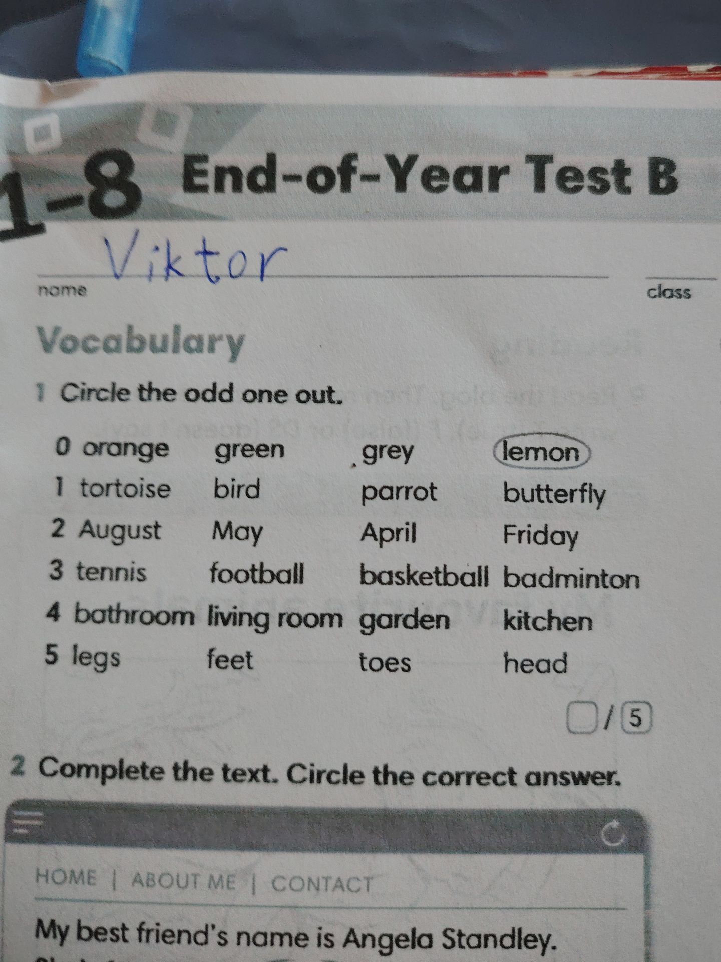 Фото задания: 2 Complete the text. Circle the correct answer.