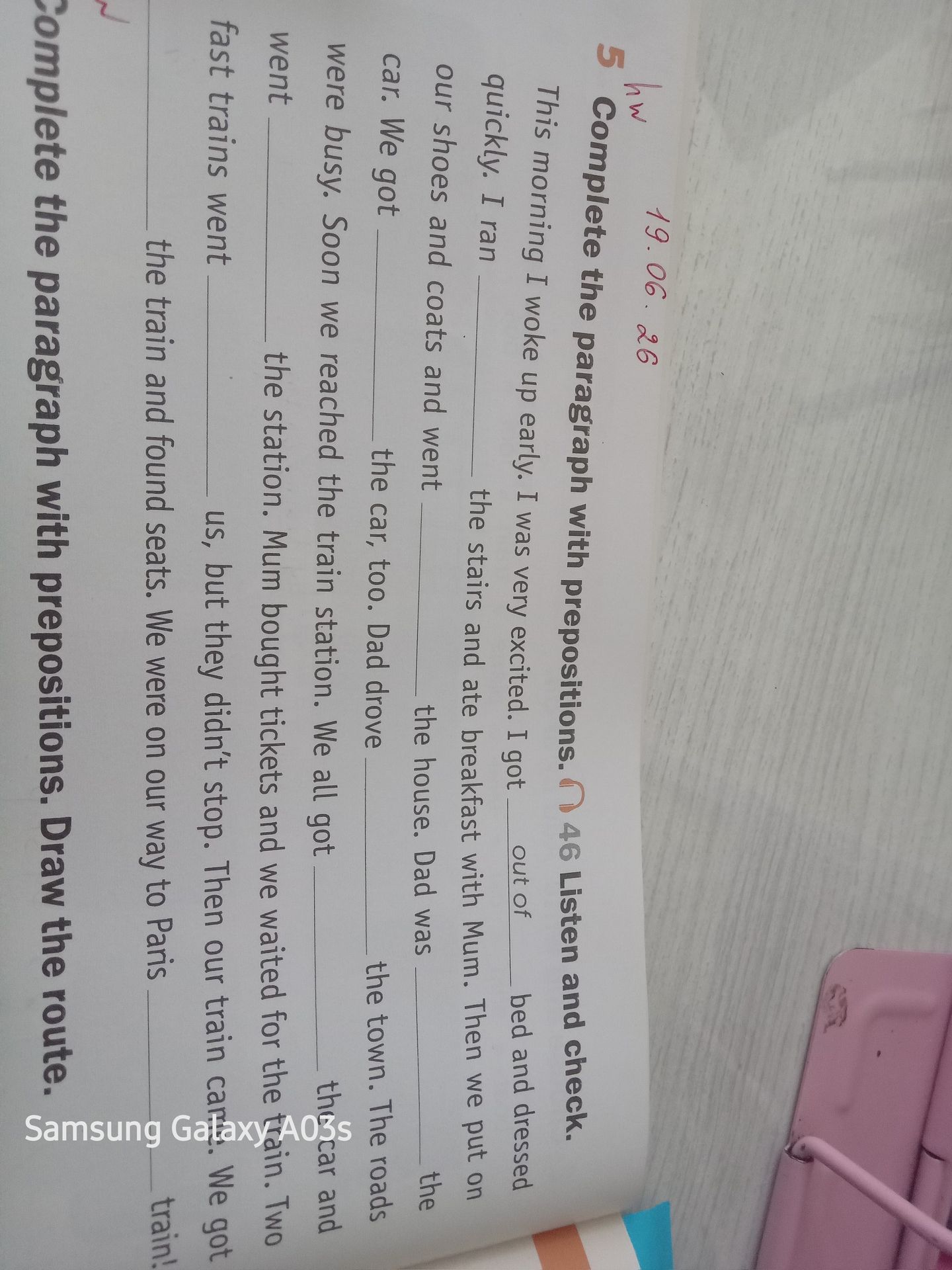 Фото задания: Complete the paragraph with prepositions.