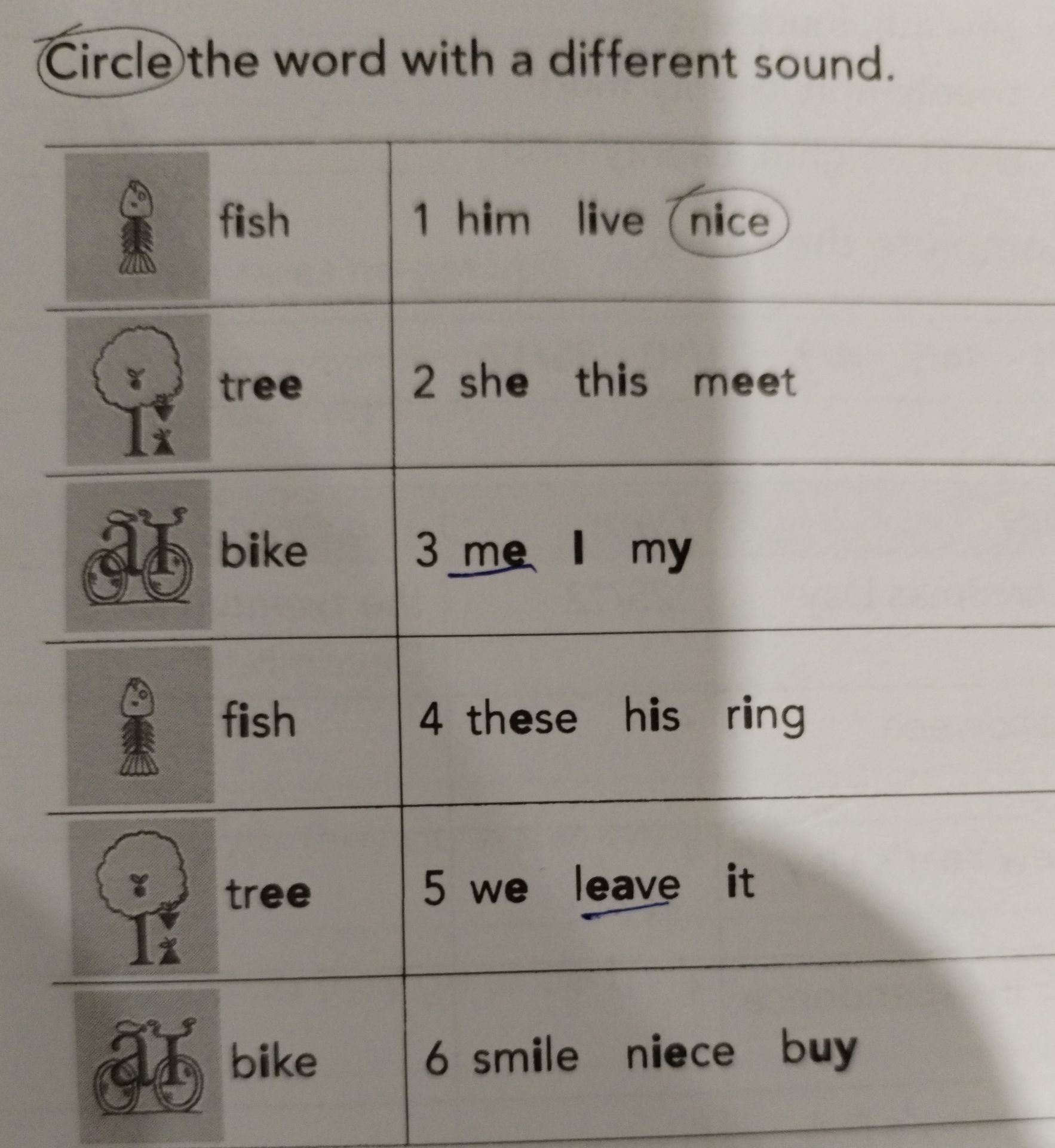 Фото задания: Circle the word with a different sound.