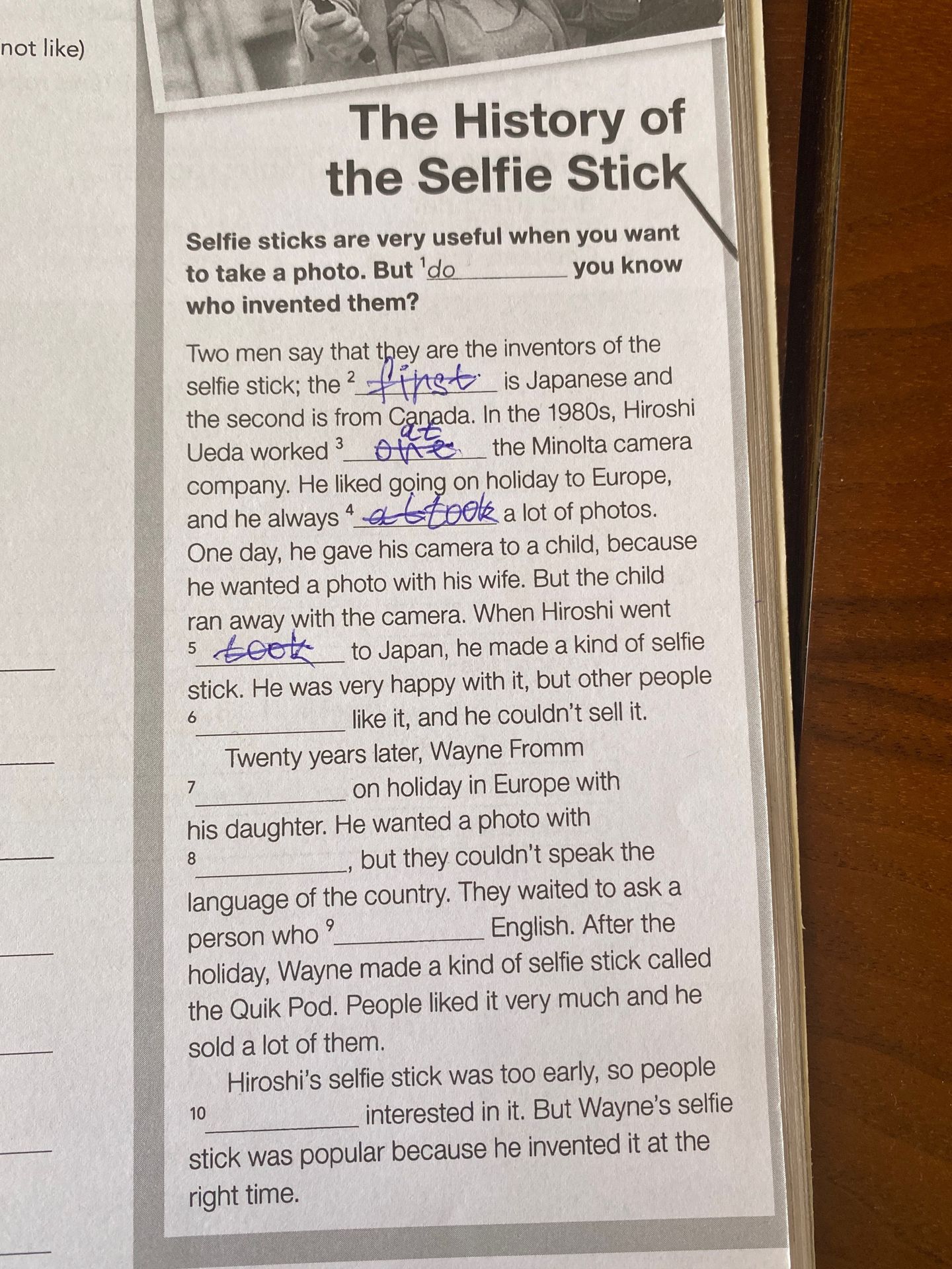 Фото задания: Fill in the blanks in the text about the history of the selfie stick.