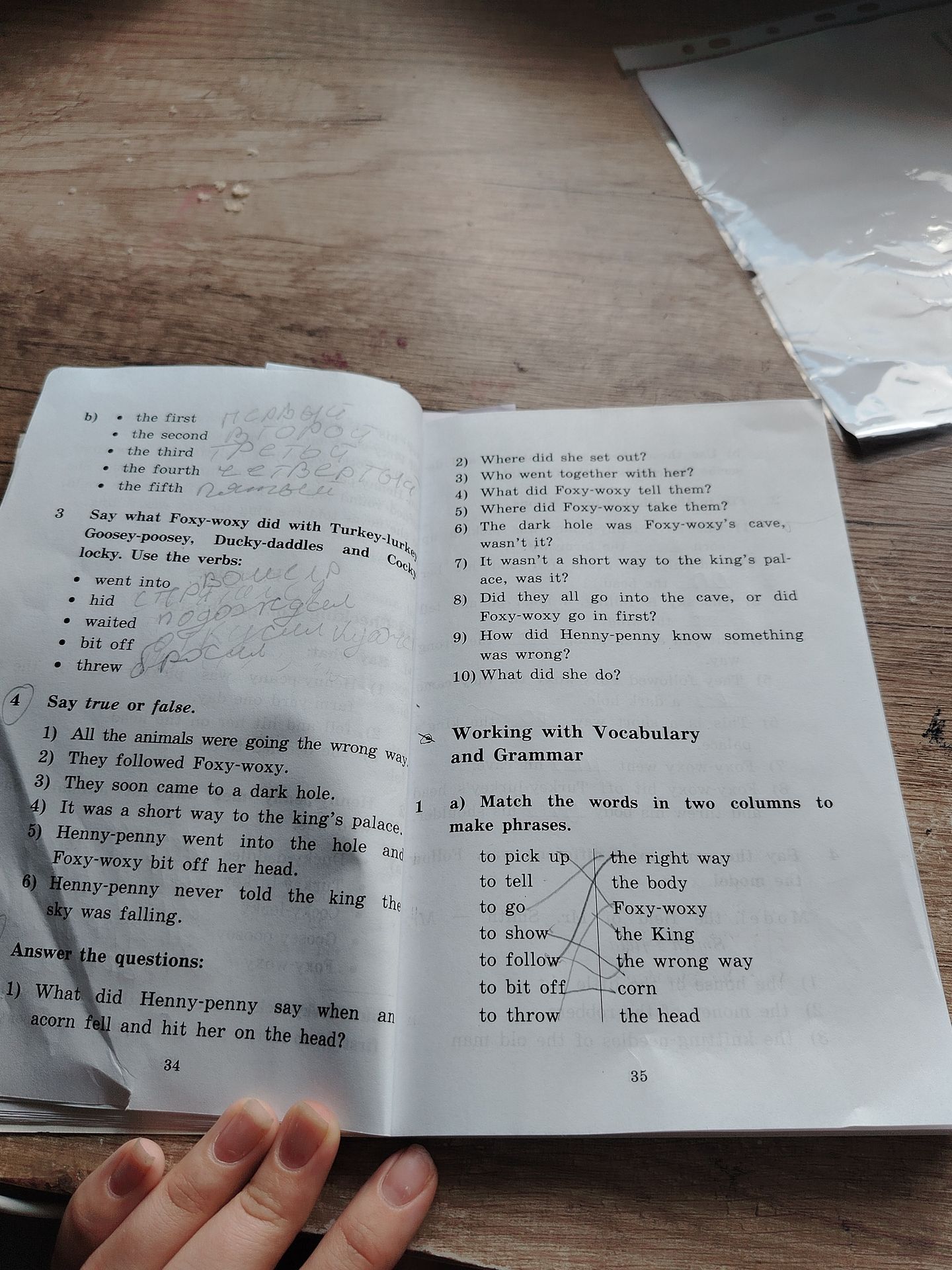 Фото задания: Working with Vocabulary and Grammar. 1a) Match the words in two columns to make phrases: to pick up, to tell, to go, to show,…