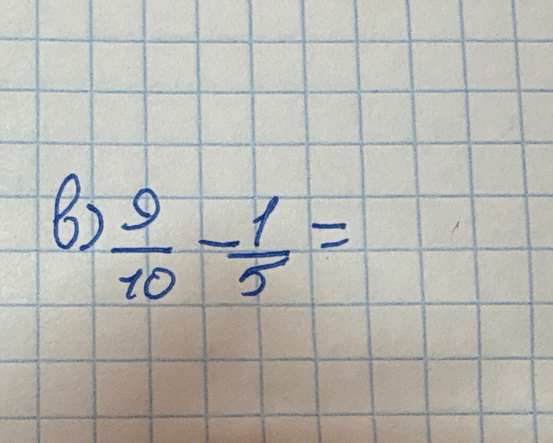 Фото задания: Вычислить: б) \(\frac{9}{10}-\frac{1}{3}\).