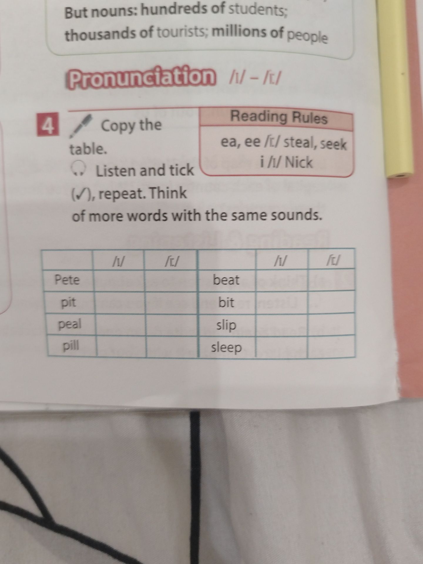 Фото задания: Copy the table. Listen and tick (✓), repeat. Think of more words with the same sounds. Reading rules: ea, ee /iː/ (steal,…