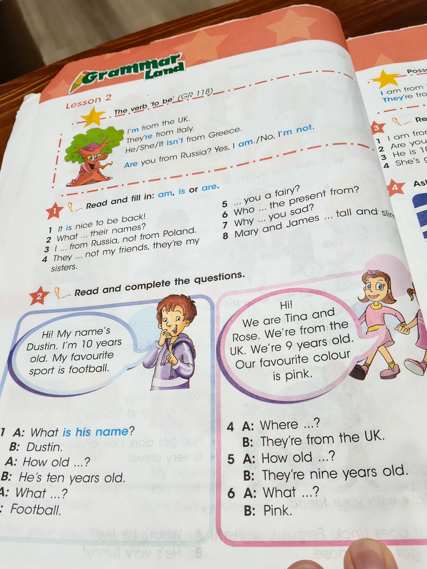 Фото задания: 2. Read and complete the questions. Dustin: Hi! My name’s Dustin. I’m 10 years old. My favourite sport is football. 1) A:…