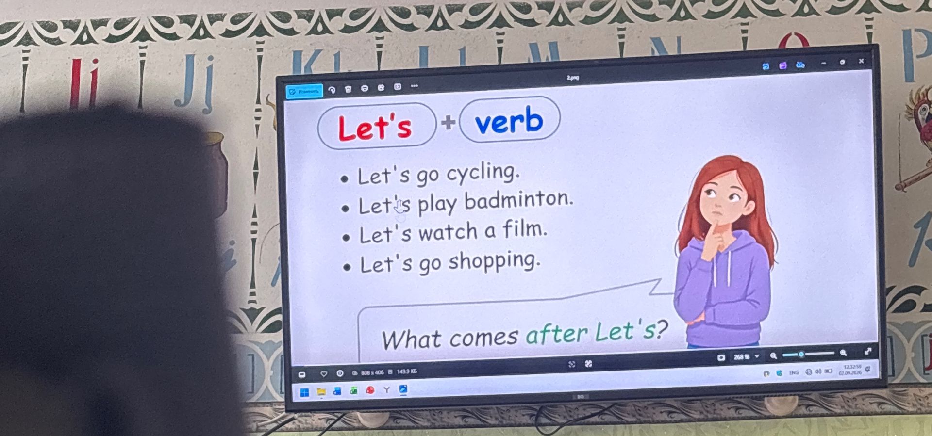 Фото задания: Let's + verb. Примеры: Let's go cycling. Let's play badminton. Let's watch a film. Let's go shopping. What comes after…