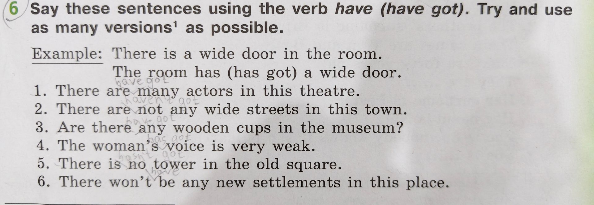 Фото задания: 5. There is no tower in the old square.