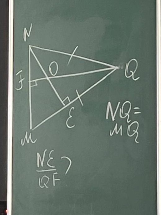 Фото задания: В треугольнике MNQ стороны NQ и MQ равны. QF ⟂ MN, NE ⟂ MQ. Найти отношение \(\dfrac{NE}{QF}\).