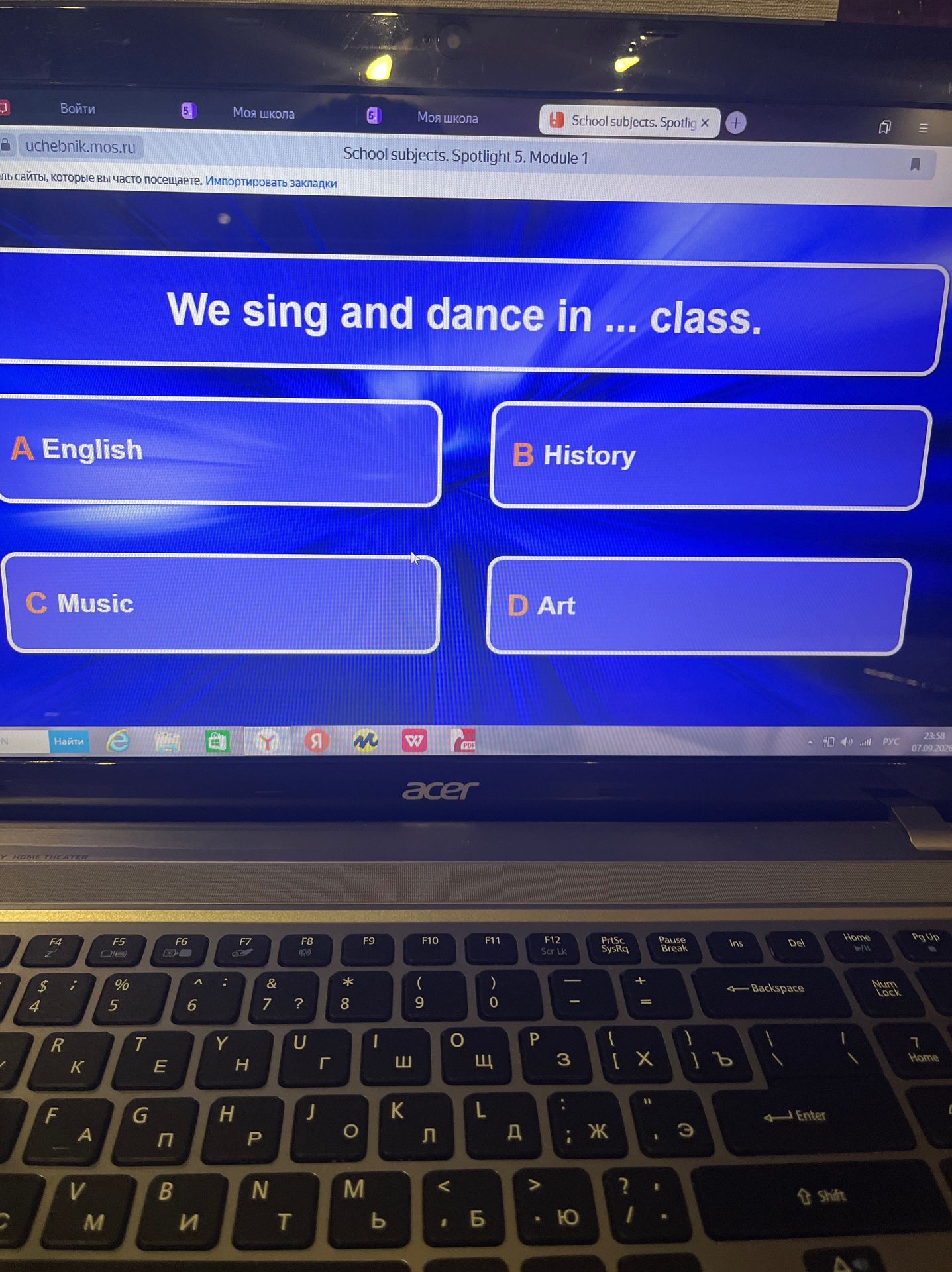 Фото задания: We sing and dance in ... class. A English B History C Music D Art