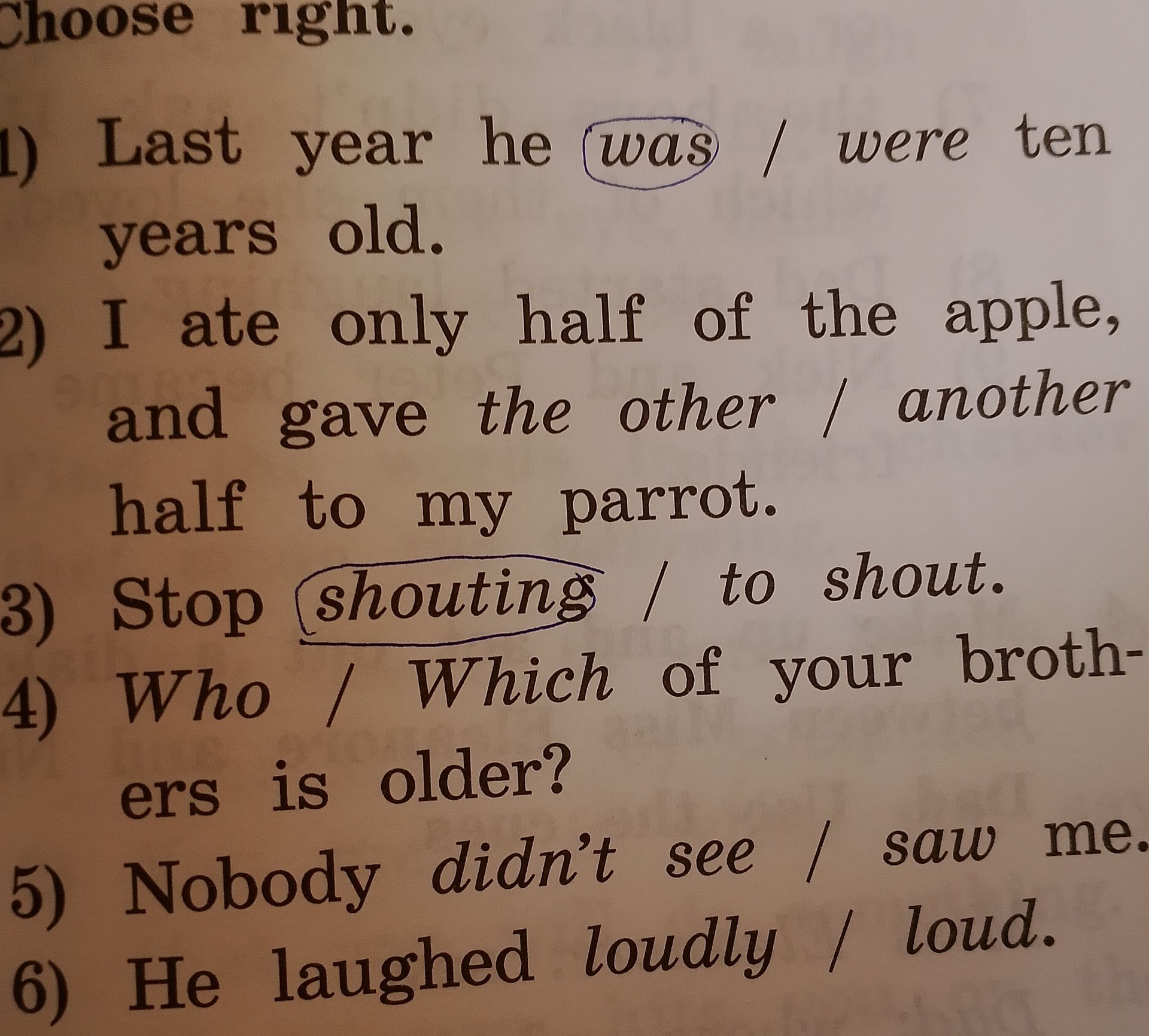 Фото задания: 4) Who / Which of your brothers is older?