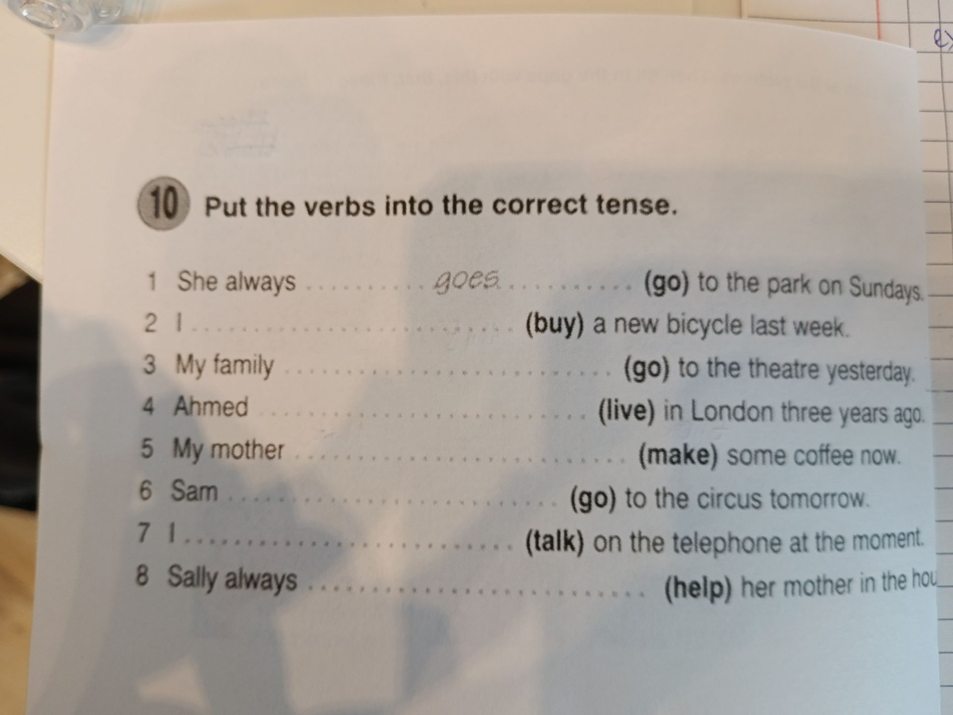 Фото задания: Put the verbs into the correct tense. 1. She always (go) to the park on Sundays. 2. I (buy) a new bicycle last week. 3. My…