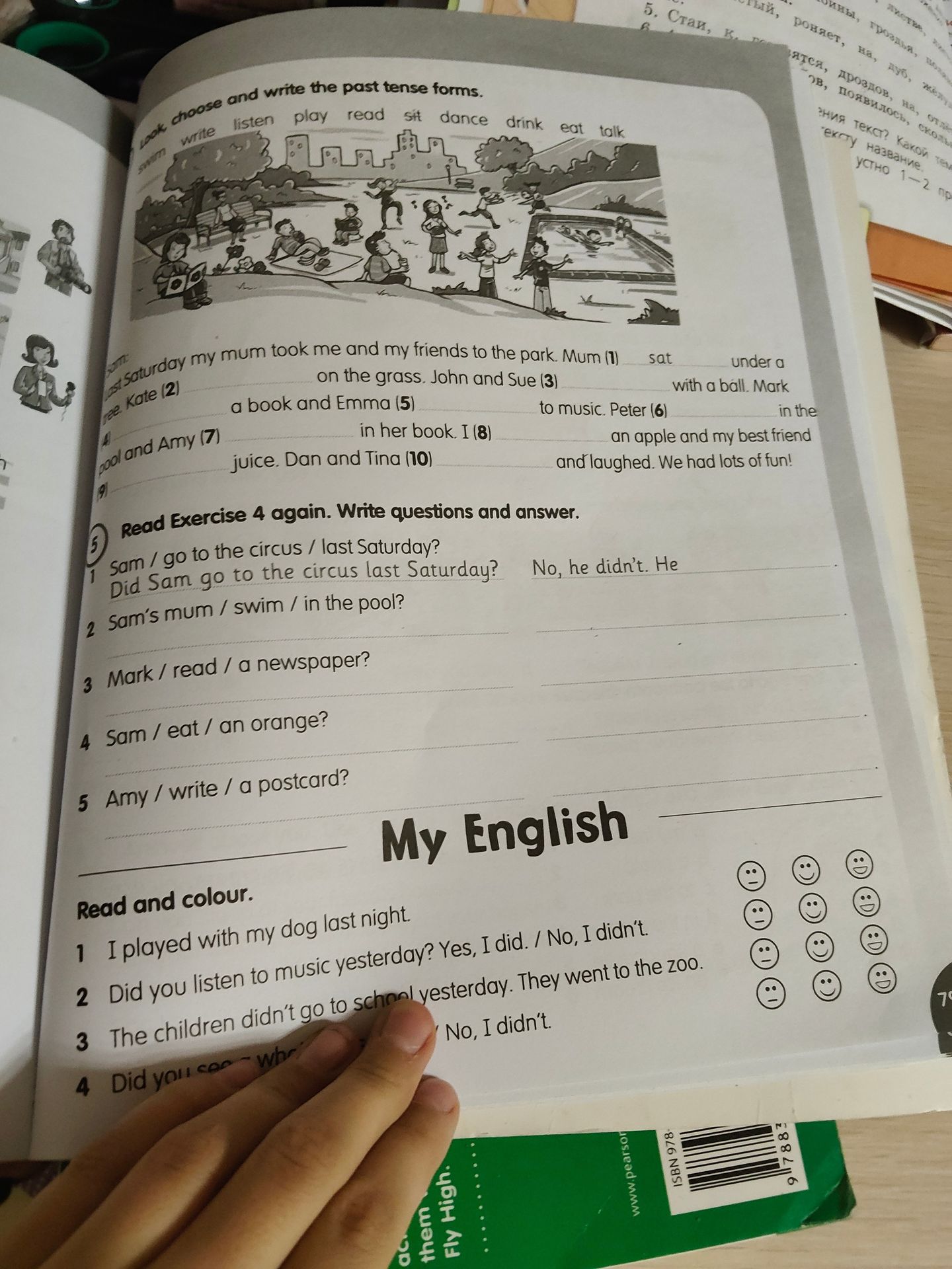 Фото задания: Read Exercise 4 again. Write questions and answer. 2. Sam’s mum / swim / in the pool? 3. Mark / read / a newspaper? 4. Sam…