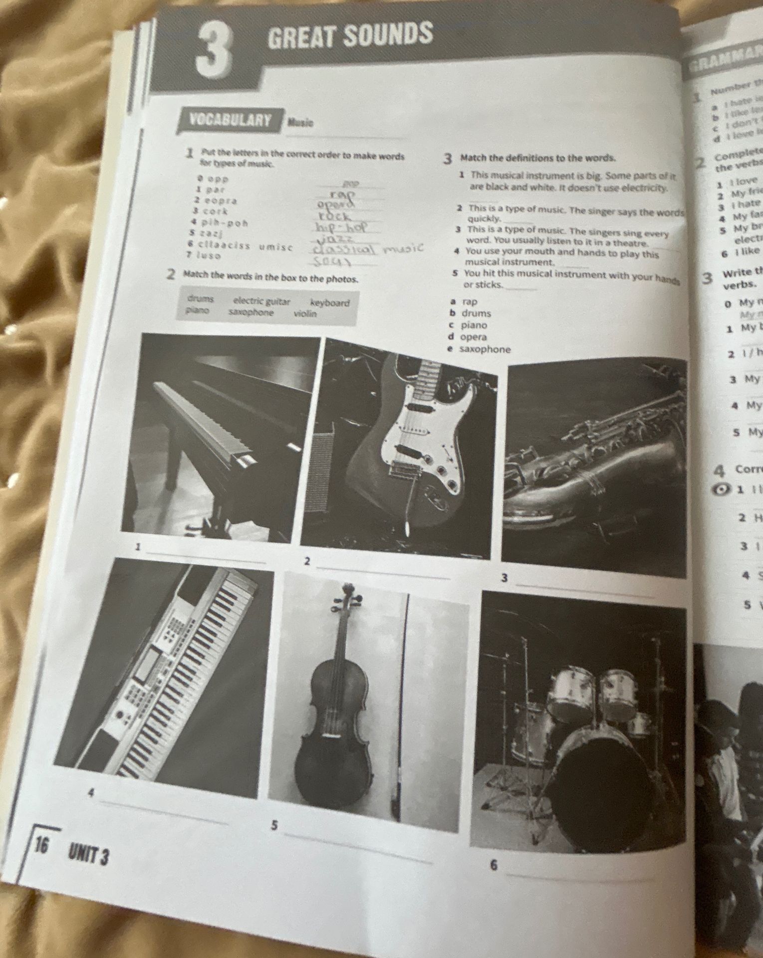 Фото задания: 3 Match the definitions to the words. 1 This musical instrument is big. Some parts of it are black and white. It doesn't…