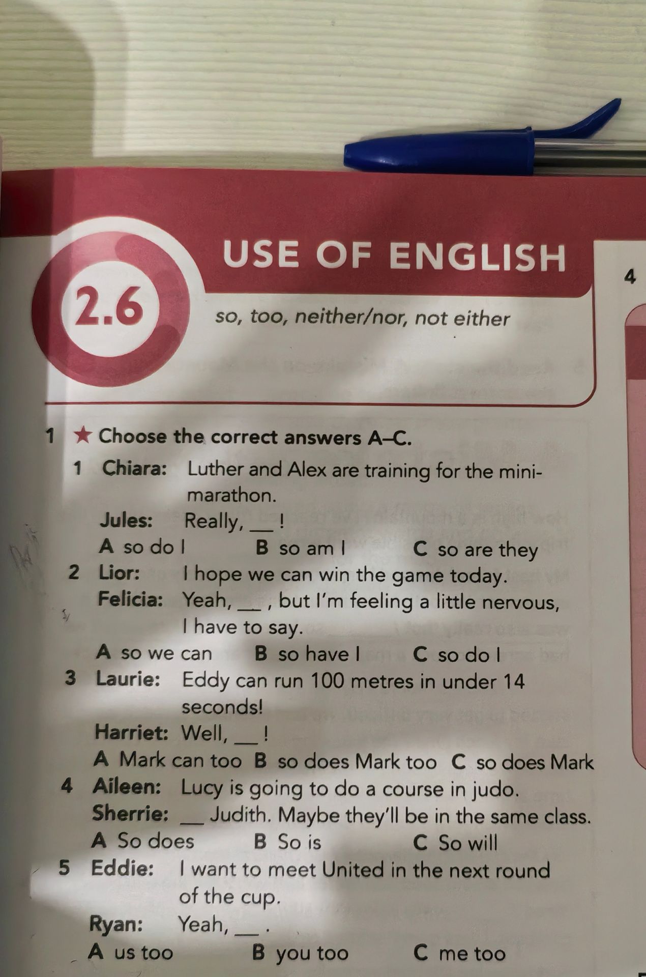 Фото задания: 1. Choose the correct answers A–C. 1) Chiara: Luther and Alex are training for the mini-marathon. Jules: Really, __! A so…