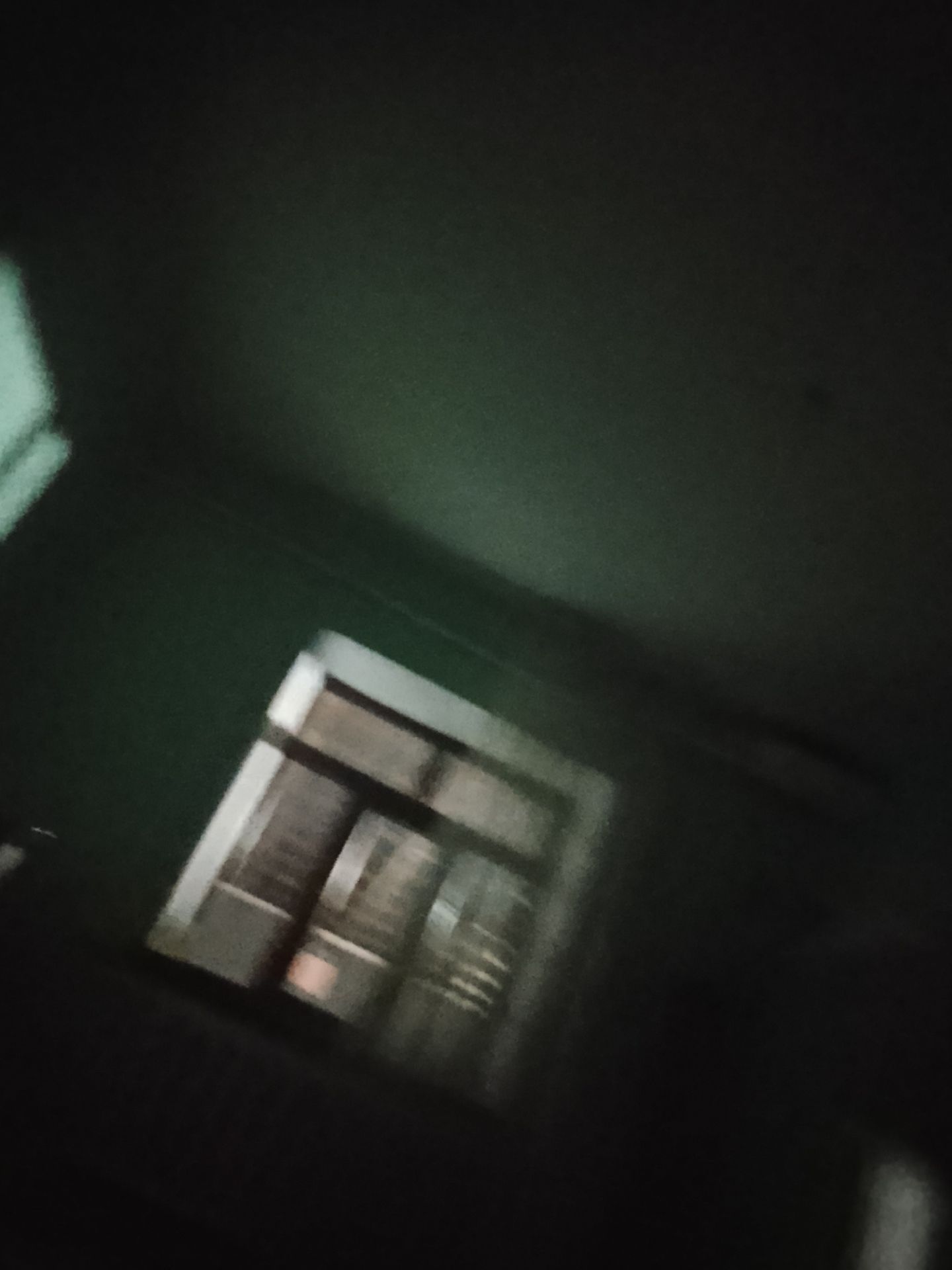 Фото задания: Текст учебного задания на изображении неразборчив: фотография тёмная и размытая.