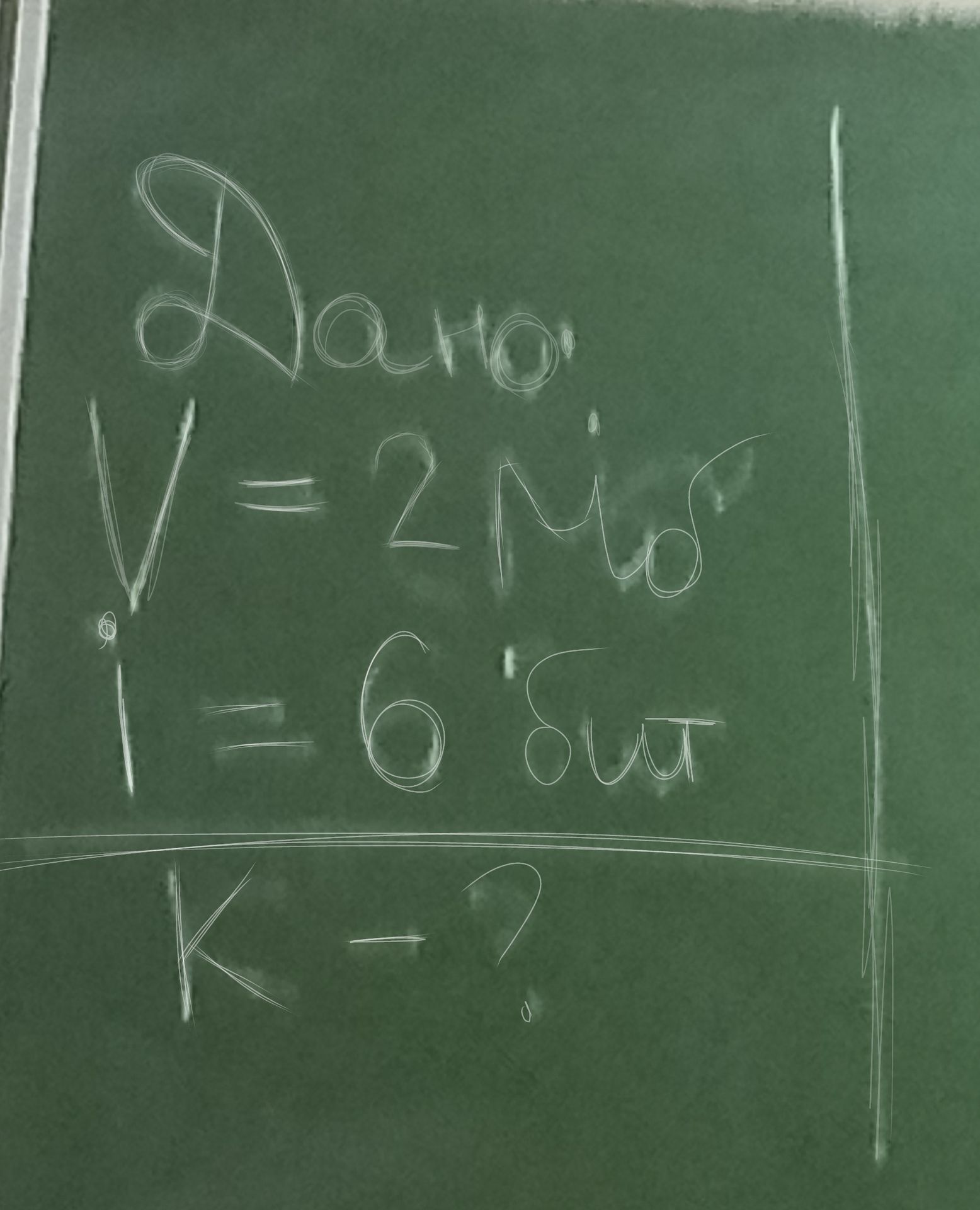 Фото задания: На доске видны записи: «Ваго…», «V = 2…», «I = 6…», «K = ?».