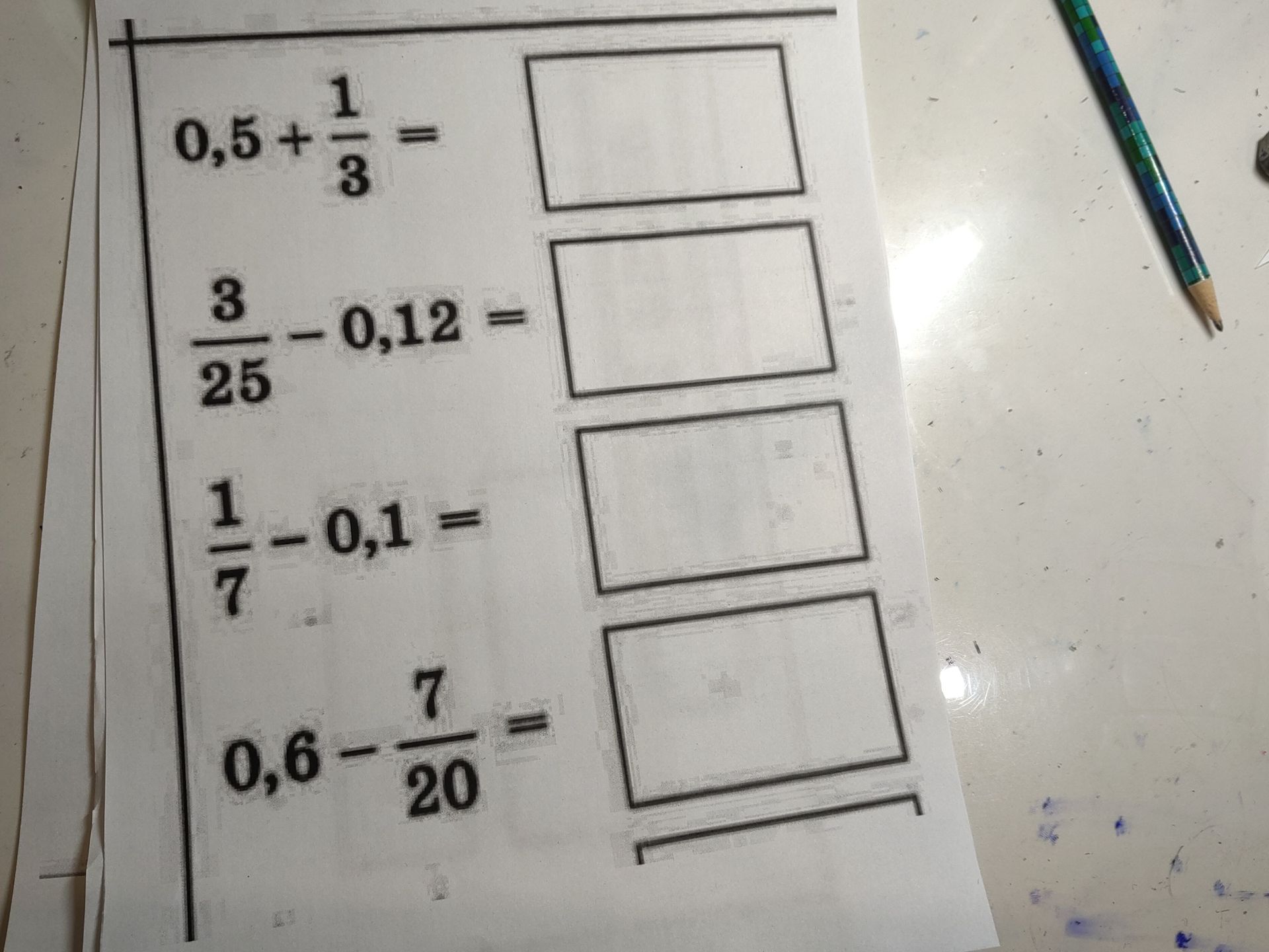 Фото задания: Вычислите: 0,5 + 1/3; 3/25 − 0,12; 1/7 − 0,1; 0,6 − 7/20. Нижний пример обрезан.