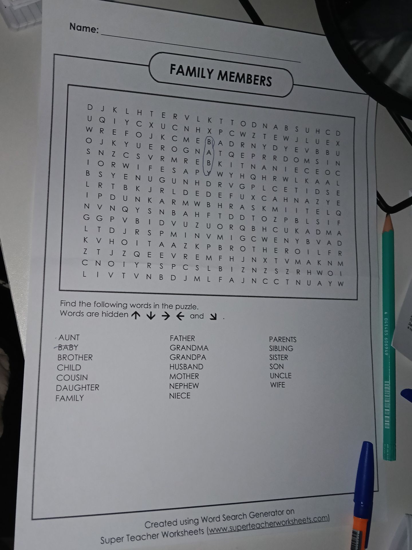 Фото задания: Find the following words in the puzzle. Words are hidden ↑ ↓ → ← and ↘: AUNT, BABY, BROTHER, CHILD, COUSIN, DAUGHTER, FAMILY,…
